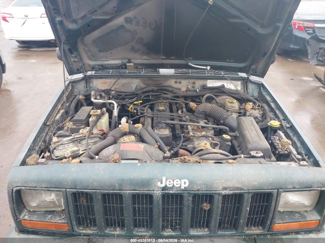 2000 Jeep Cherokee Classic მანქანა იყიდება აუქციონზე, vin: 1J4FF58S4YL161130, აუქციონის ნომერი: 45283012