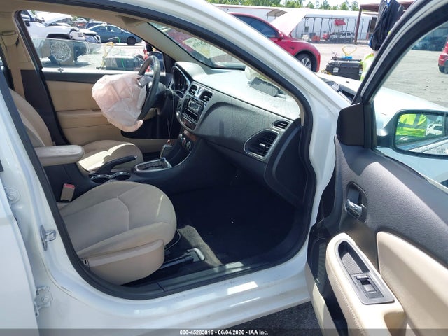 Aukcja sprzedaży 2014 Chrysler 200 Lx, vin: 1C3CCBAB8EN206259, numer aukcji: 45283016