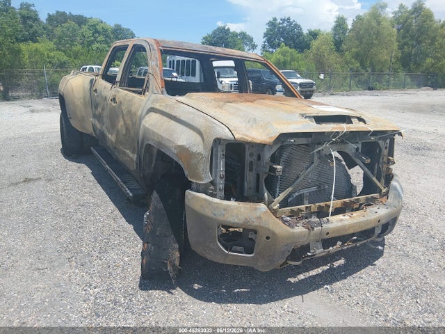 GMC Sierra 3500hd Denali 2018 1GT42YEY8JF153104 Image 2