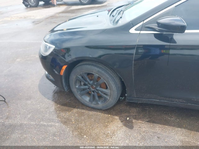 45283045 :رقم المزاد ، 1C3CCCABXFN607738 vin ، 2015 Chrysler 200 Limited مزاد بيع