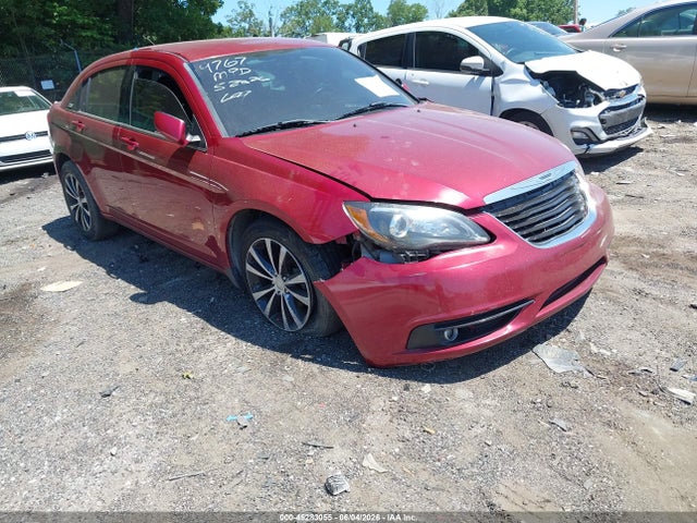 45283055 :رقم المزاد ، 1C3CCBBB8DN539767 vin ، 2013 Chrysler 200 Touring مزاد بيع