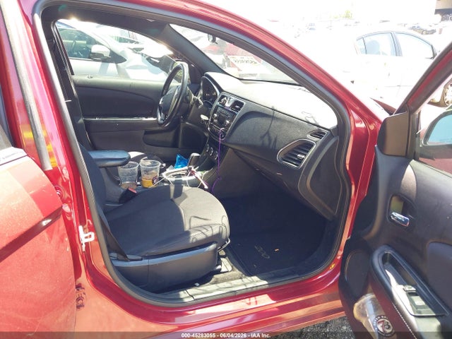 45283055 :رقم المزاد ، 1C3CCBBB8DN539767 vin ، 2013 Chrysler 200 Touring مزاد بيع