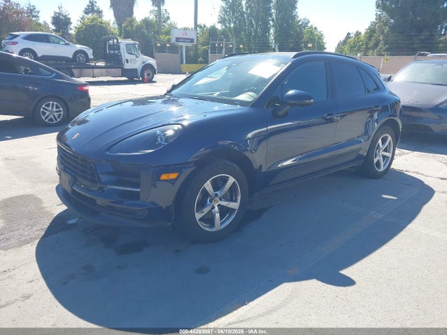 Porsche Macan 2021 WP1AA2A50MLB01968 Image 2
