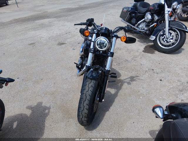 45283117 :رقم المزاد ، 1HD1LC312MB400250 vin ، 2021 Harley-davidson Xl1200 X مزاد بيع