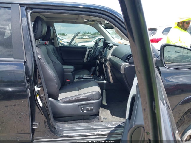 2018 Toyota 4runner Sr5 Premium მანქანა იყიდება აუქციონზე, vin: JTEBU5JR5J5493522, აუქციონის ნომერი: 45283154