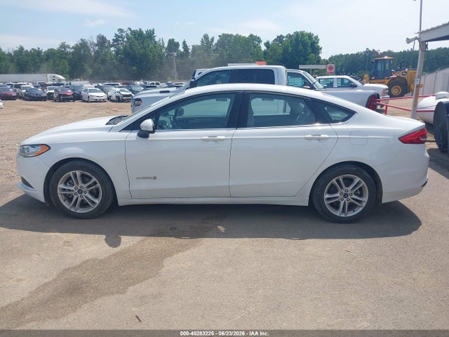 3FA6P0UU8JR100177 Ford Fusion Hybrid S