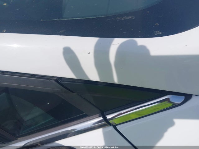 3FA6P0UU8JR100177 Ford Fusion Hybrid S