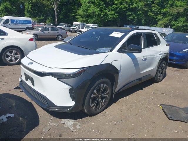 Toyota BZ4X XLE 2024 JTMAAAAA5RA034991 Image 2