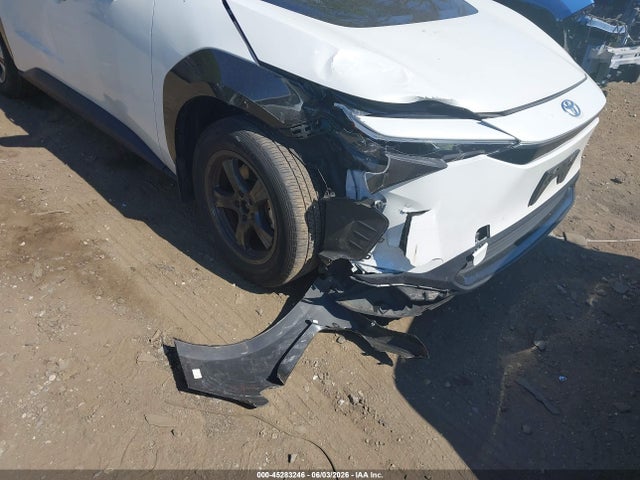 Toyota BZ4X XLE 2024 JTMAAAAA5RA034991 Image 6