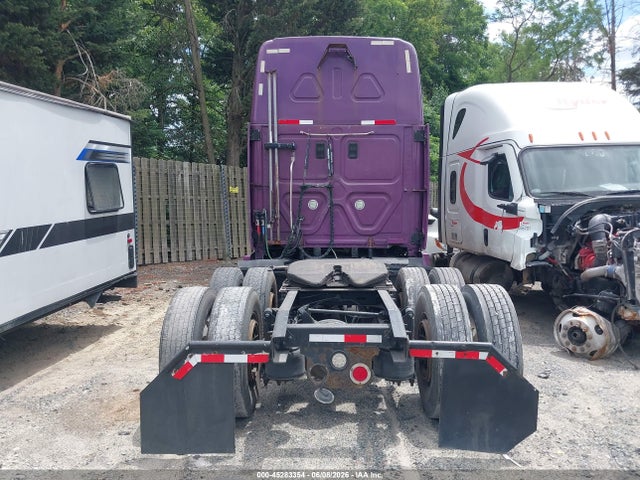 Auction sale of the 2013 Freightliner Cascadia 125, vin: 3AKJGLDRXDSBA4389, lot number: 45283354