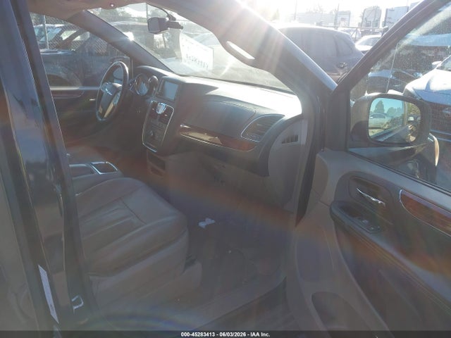 45283413 :رقم المزاد ، 2C4RC1BG4DR689972 vin ، 2013 Chrysler Town & Country Touring مزاد بيع