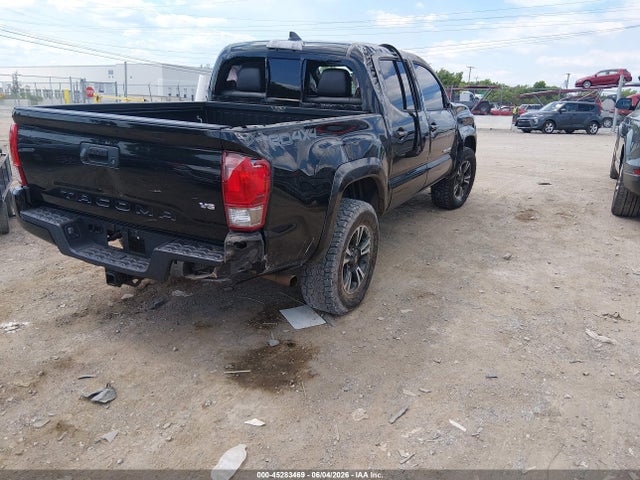 Toyota Tacoma 2017 5TFCZ5AN1HX075593 Image 4
