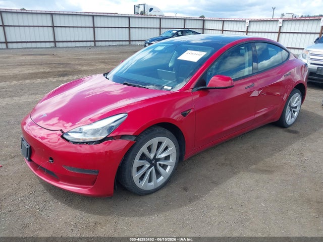 2022 Tesla Model 3 Rear-wheel Drive მანქანა იყიდება აუქციონზე, vin: 5YJ3E1EA0NF304010, აუქციონის ნომერი: 45283492