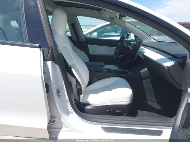 Tesla Model 3 Standard Range Plus Rear-wheel Drive 2021 5YJ3E1EA6MF921703 Image 5