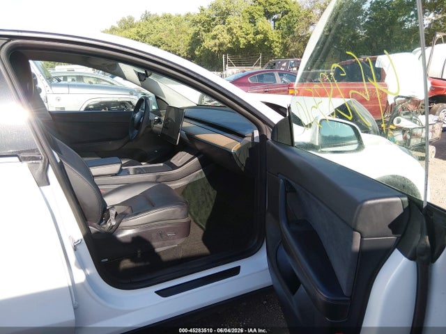 Продажа на аукционе авто 2021 Tesla Model Y Long Range Dual Motor All-wheel Drive, vin: 5YJYGDEE5MF208246, номер лота: 45283510