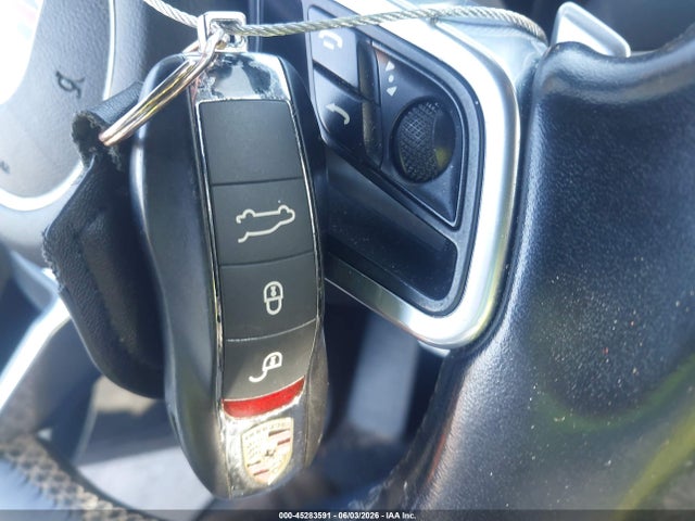 45283591 :رقم المزاد ، WP1AA2A24HKA80415 vin ، 2017 Porsche Cayenne Platinum Edition مزاد بيع