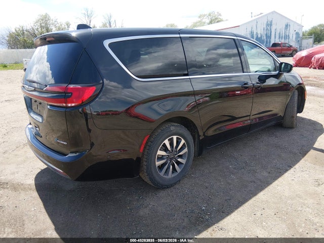Chrysler Pacifica Hybrid Touring L 2023 2C4RC1L7XPR555955 Image 4