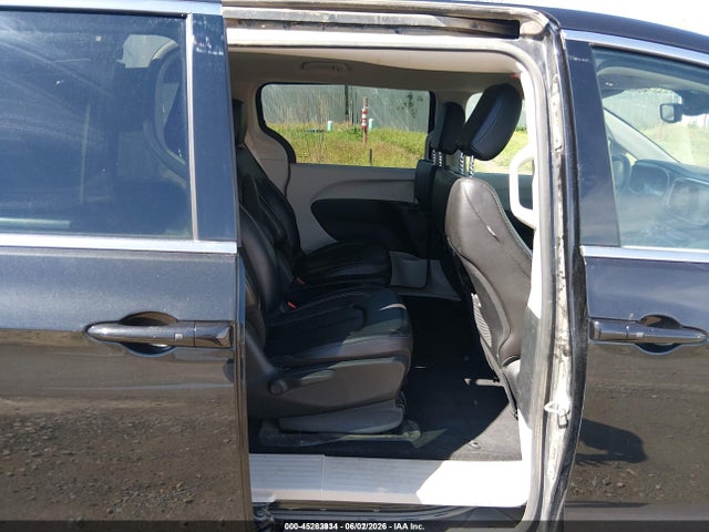 Chrysler Pacifica Hybrid Touring L 2023 2C4RC1L75PR572694 Image 8