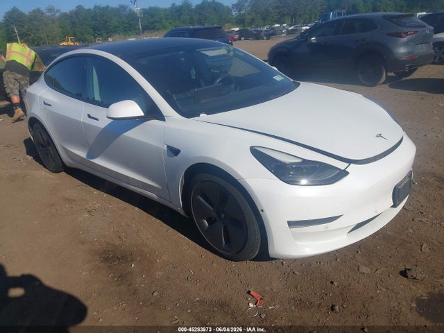 2021 5YJ3E1EB3MF924793 головне зображення