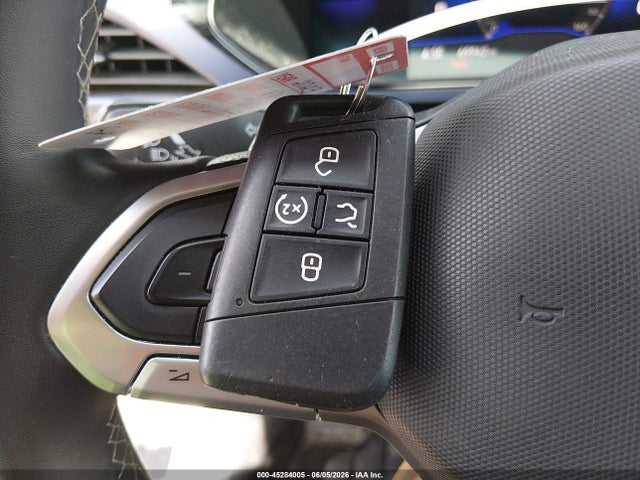 45284005 :رقم المزاد ، 3VVNX7B20PM323725 vin ، 2023 Volkswagen Taos 1.5t Se مزاد بيع