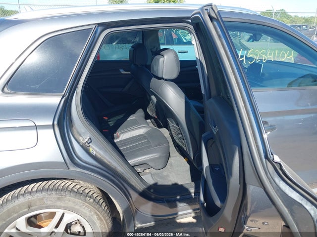 45284104 :رقم المزاد ، WA1ANAFY5J2116576 vin ، 2018 Audi Q5 2.0t Premium/2.0t Tech Premium مزاد بيع