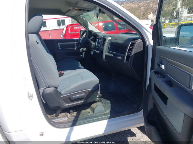 45284294 :رقم المزاد ، 3C6JR6DG4KG569430 vin ، 2019 Ram 1500 Classic Tradesman  4x2 8' Box مزاد بيع