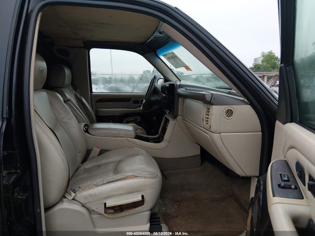 2004 Cadillac Escalade Esv Standard მანქანა იყიდება აუქციონზე, vin: 3GYFK66NX4G139400, აუქციონის ნომერი: 45284389