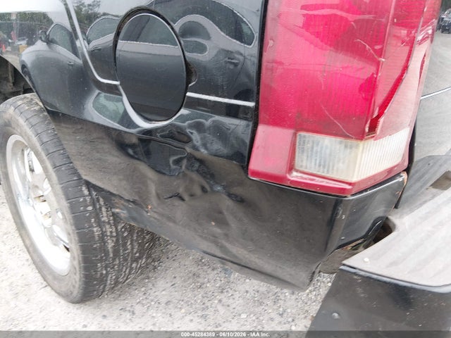 2004 Cadillac Escalade Esv Standard მანქანა იყიდება აუქციონზე, vin: 3GYFK66NX4G139400, აუქციონის ნომერი: 45284389