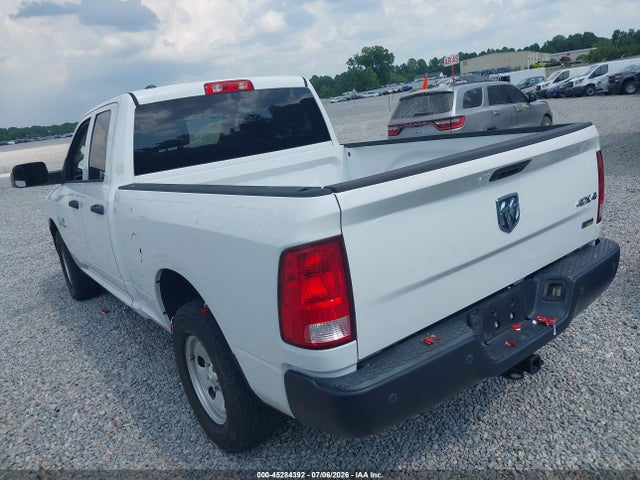 RAM 1500 2018 1C6RR7FG1JS326221 Image 3