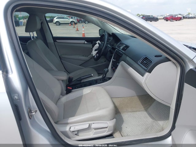 1VWAS7A35FC077564 Volkswagen Passat 1.8t Limited Edition