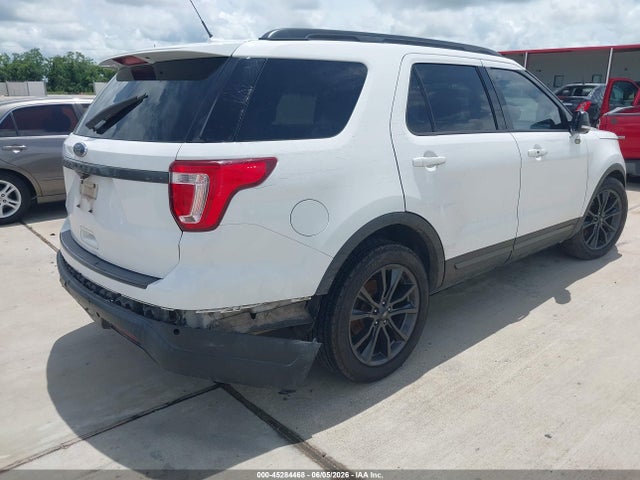 Ford EXPLORER XLT 2018 1FM5K7D8XJGB30087 Image 4