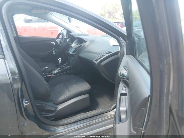1FADP3K22GL361063 Ford FOCUS SE