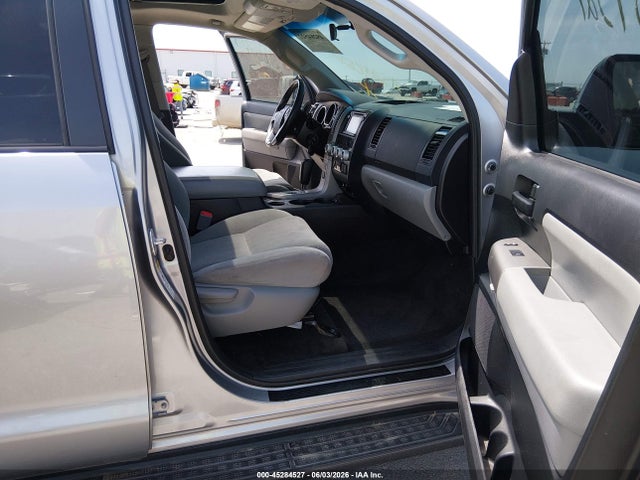 Продаж на аукціоні авто 2017 Toyota Sequoia Sr5, vin: 5TDBY5G16HS148000, номер лоту: 45284527