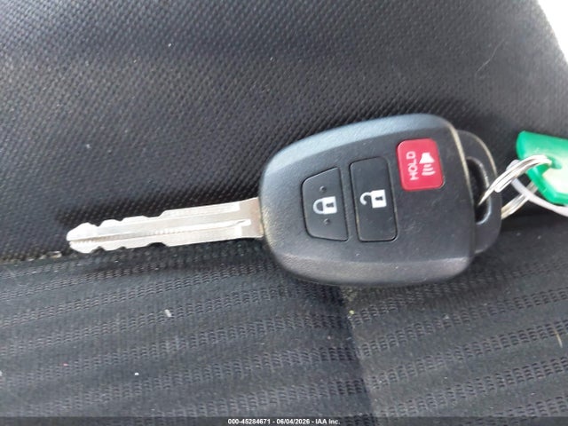 Toyota RAV4 LE 2018 JTMBFREV7JJ232882 Image 11