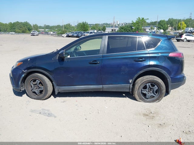 Toyota RAV4 LE 2018 JTMBFREV7JJ232882 Image 14