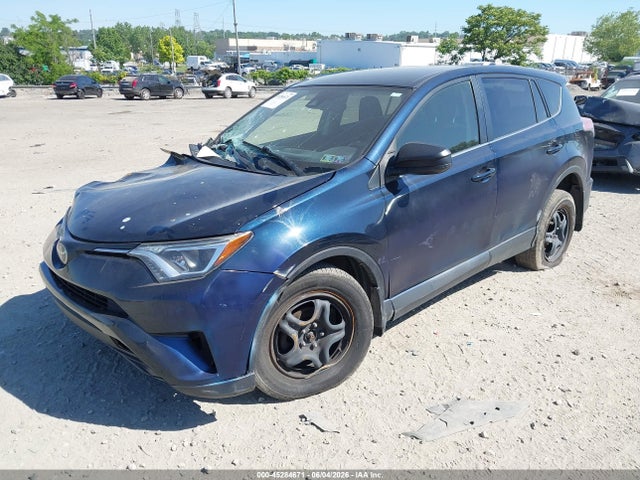 Toyota RAV4 LE 2018 JTMBFREV7JJ232882 Image 2