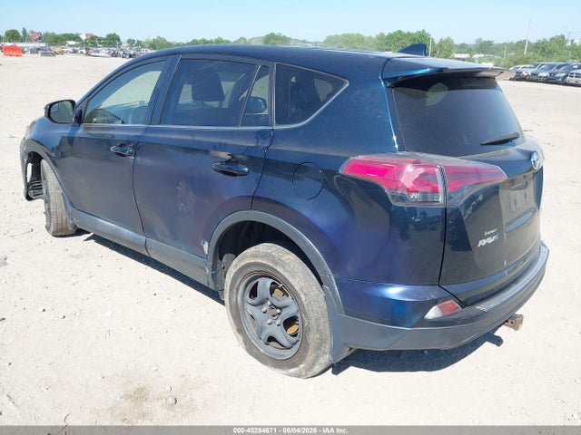 Toyota RAV4 LE 2018 JTMBFREV7JJ232882 Image 3