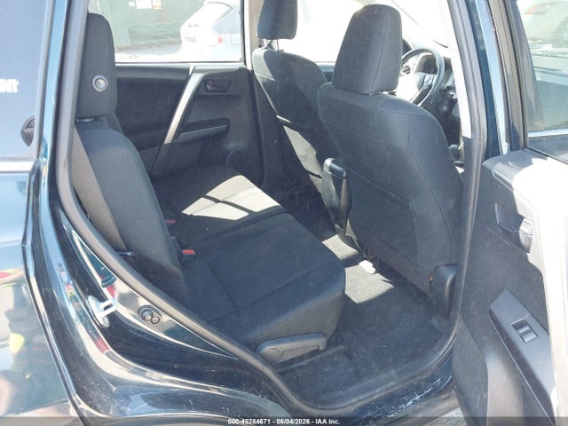 Toyota RAV4 LE 2018 JTMBFREV7JJ232882 Image 8