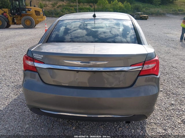 45284719 :رقم المزاد ، 1C3CCBBB7DN602227 vin ، 2013 Chrysler 200 Touring مزاد بيع