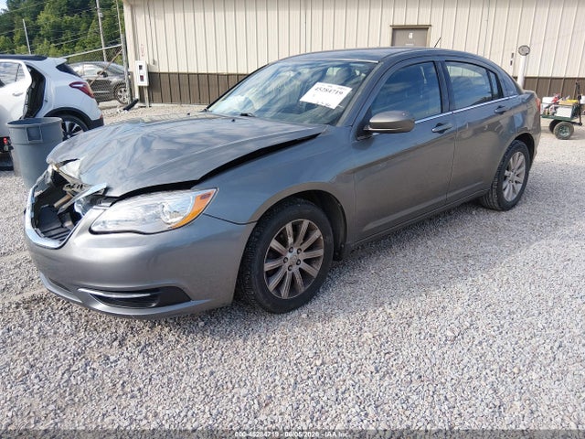 45284719 :رقم المزاد ، 1C3CCBBB7DN602227 vin ، 2013 Chrysler 200 Touring مزاد بيع
