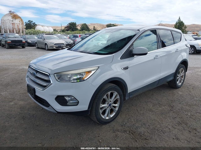 Ford ESCAPE SE 2017 1FMCU9GD1HUE18467 Image 2