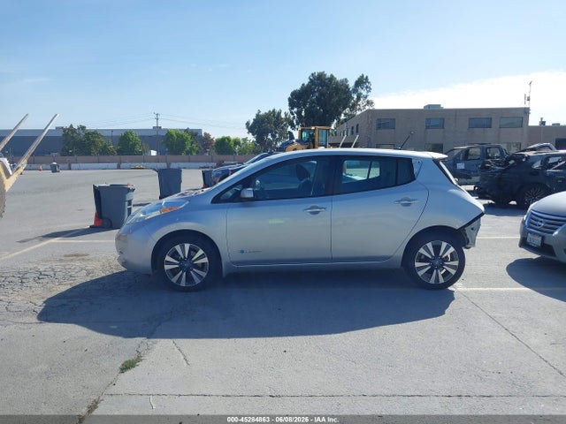 Nissan LEAF SV 2017 1N4BZ0CP3HC301661 Image 15