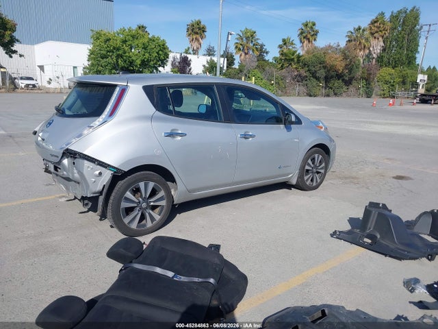 Nissan LEAF SV 2017 1N4BZ0CP3HC301661 Image 4