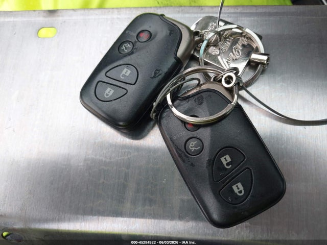 45284922 :رقم المزاد ، JTHFF2C2XA2510216 vin ، 2010 Lexus Is 250c مزاد بيع