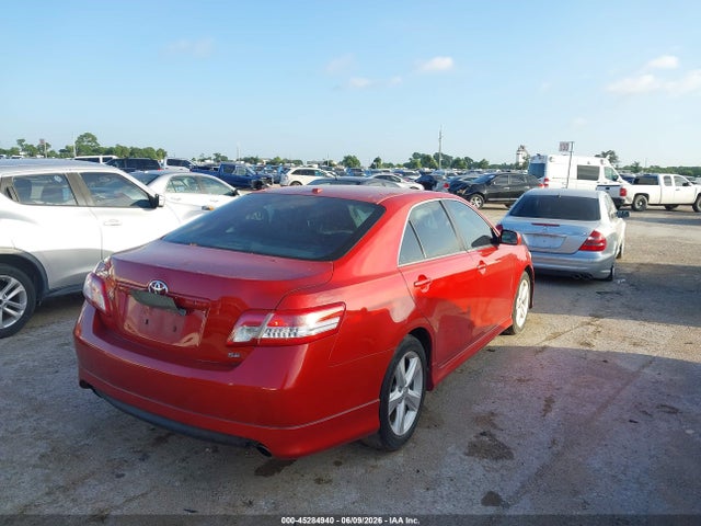 45284940 :رقم المزاد ، 4T1BF3EK8AU501453 vin ، 2010 Toyota Camry Se مزاد بيع