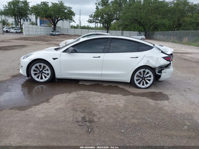 Tesla Model 3 Long Range Dual Motor All-wheel Drive 2022 5YJ3E1EB7NF103763 Image 14
