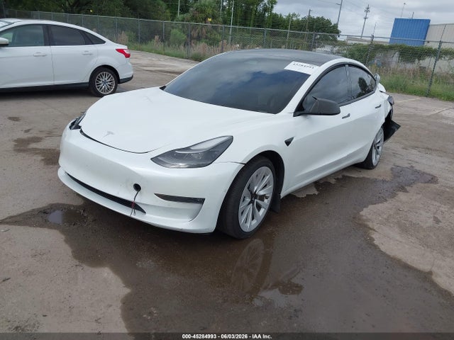 Tesla Model 3 Long Range Dual Motor All-wheel Drive 2022 5YJ3E1EB7NF103763 Image 2