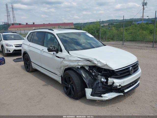 Продаж на аукціоні авто 2023 Volkswagen Tiguan 2.0t Se R-line Black, vin: 3VV8B7AX6PM092113, номер лоту: 45285003