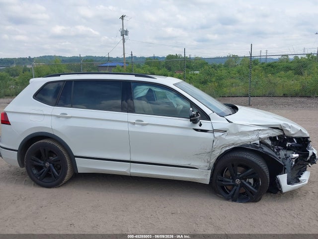 2023 Volkswagen Tiguan 2.0t Se R-line Black მანქანა იყიდება აუქციონზე, vin: 3VV8B7AX6PM092113, აუქციონის ნომერი: 45285003