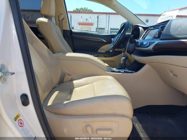 Продаж на аукціоні авто 2015 Toyota Highlander Limited Platinum V6, vin: 5TDDKRFH6FS129119, номер лоту: 45285015